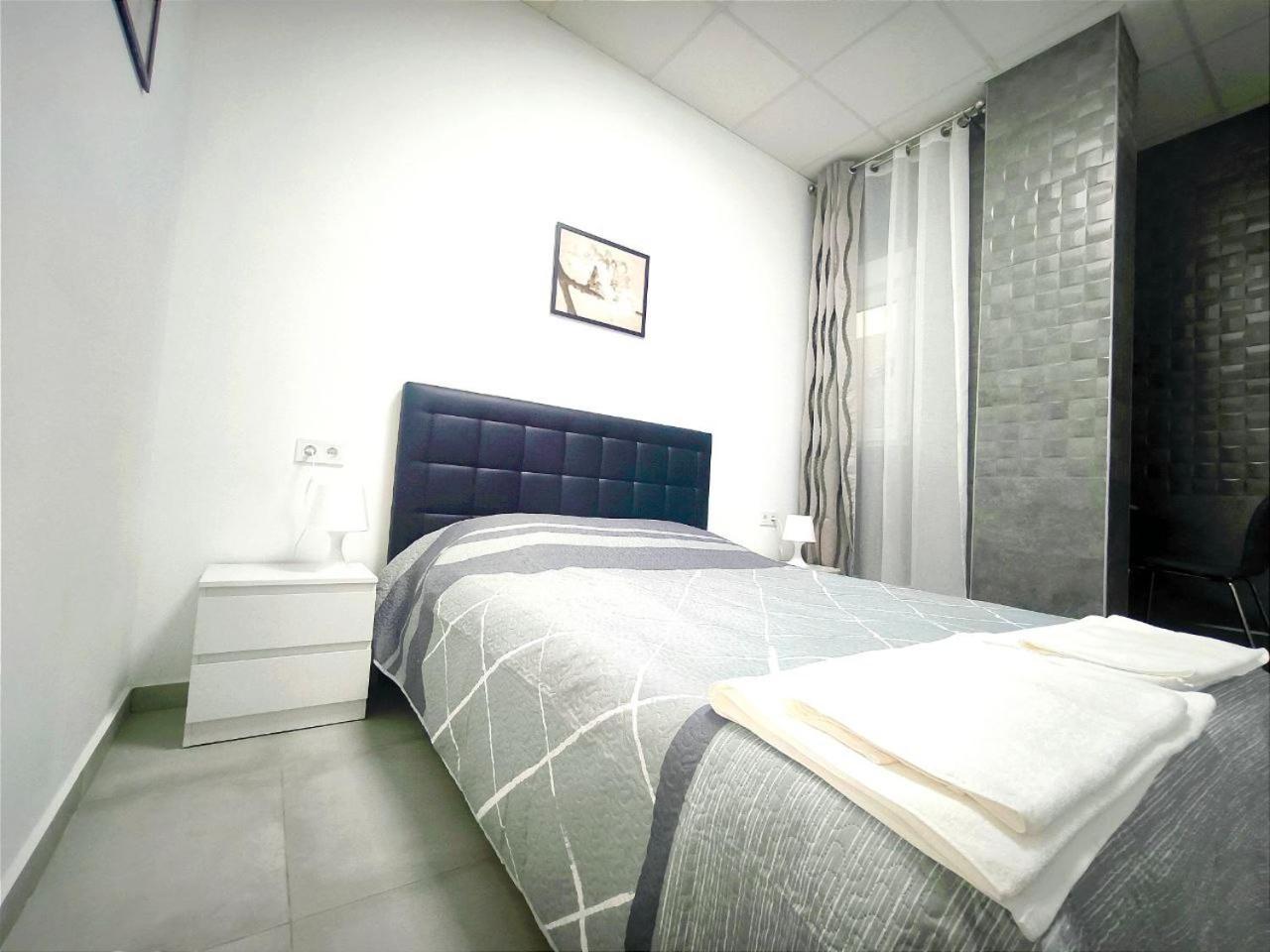 Apartamentos Sant Roc บาเลนเซีย ภายนอก รูปภาพ